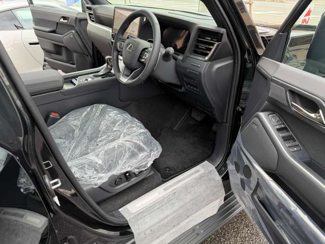 LEXUS���S����C���~�l�[�V�����X�J�b�t�v���[�g�E���N�T�X�������N�T�X���S����t���A�}�b�g�B