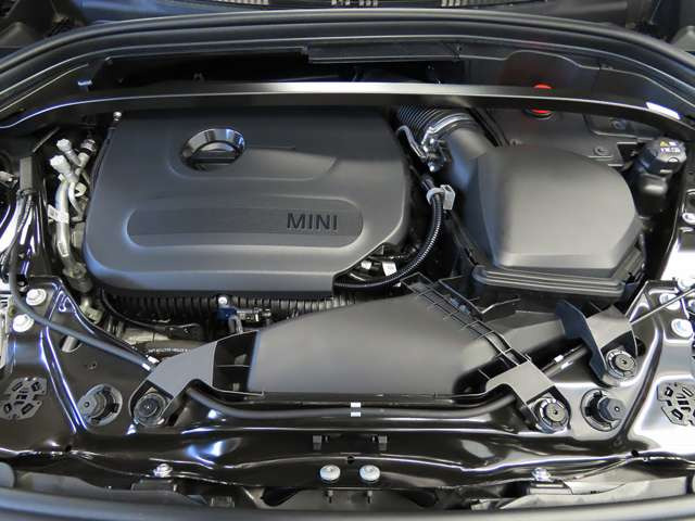 ミニカントリーマンジョン クーパー ワークス ALL4 DCT 4WD