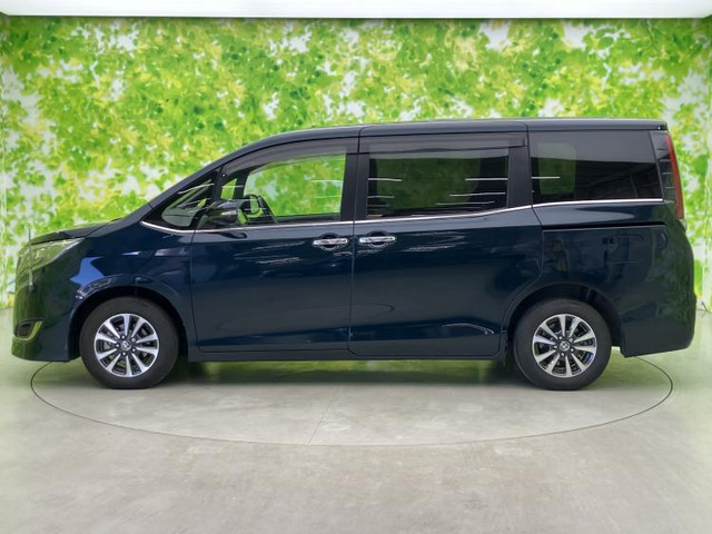 エスクァイアハイブリッド1.8 Gi プレミアムパッケージ ブラックテイラード