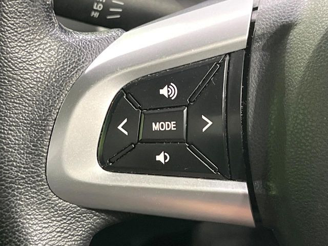 �y�X�e�A�����O�X�C�b�`�z�^�]���A�O������ڐ������炷���ƂȂ��A�I�[�f�B�I���̑��삪�\�ȕ֗��@�\!���S&���K�ȃh���C�u�����o���Ă���܂���