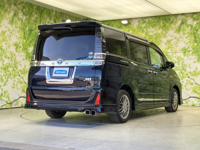 ヴォクシー1.8 ハイブリッド ZS 煌