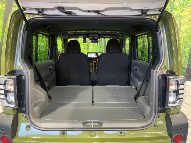 後席を格納すると、これだけの広さが!シーンに合わせたシートアレンジで、大きな荷物も積むことが出来ます♪