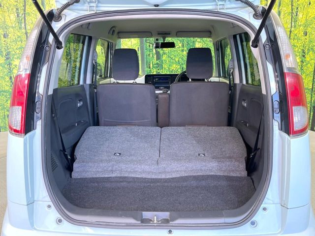 ���i�̂���������ʋ΁A���}���ɏ\���ȉ׎��X�y�[�X���m�ۂ��Ă���܂��B�Z�J���h�V�[�g��|���ƁA�傫�ȉו��̐ύڂ��\�ł���