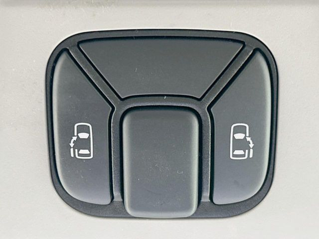 �y�����p���[�X���C�h�h�A�z�X�}�[�g�L�[��^�]�Ȃ̃X�C�b�`�Ō�ȗ����X���C�h�h�A�̊J���\���d��������͂����ăh�A���J����K�v�������A�����Ȃ��q�l�ł��ȒP�ɊJ���߂ł����K�ł���