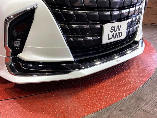 【モデリスタエアロ】人気のモデリスタエアロを装着!クルマの外観がよりスタイリッシュになり、街中で存在感あふれる1台に♪将来買い替える時にもリセールに影響しやすく、価値ある人気の装備です!