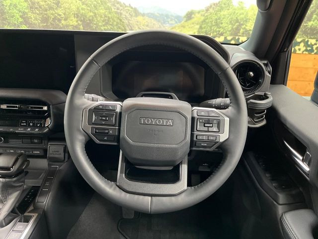 �y�����v�����X�e�A�����O�z�㎿�Ȋv���g�p���邱�ƂŁA��ɂ����������݂ƂĂ��^�]���₷���n���h���ł���