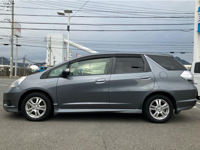 フィットシャトルハイブリッド1.3 スマートセレクション ファインライン