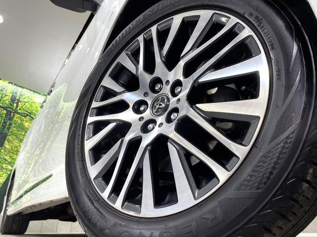 �y����18�C���`�A���~�z�C�[���z�O�ςɃ}�b�`���������A���~�z�C�[���𑕒����Ă���܂��B�e��ЊO�A���~�z�C�[����A�X�^�b�h���X�^�C�����戵�����Ă���܂��B���񂲑��k����������