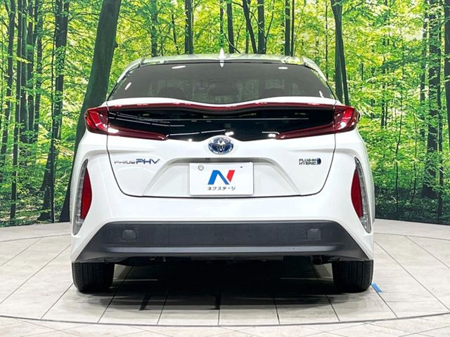 安心の最長10年・走行無制限保証(有償)をご用意。保証内容も充実はもちろん、無料点検&オイル交換や、年中無休の全国・24時間ロードサービスも付帯されておりますのでご安心下さい。