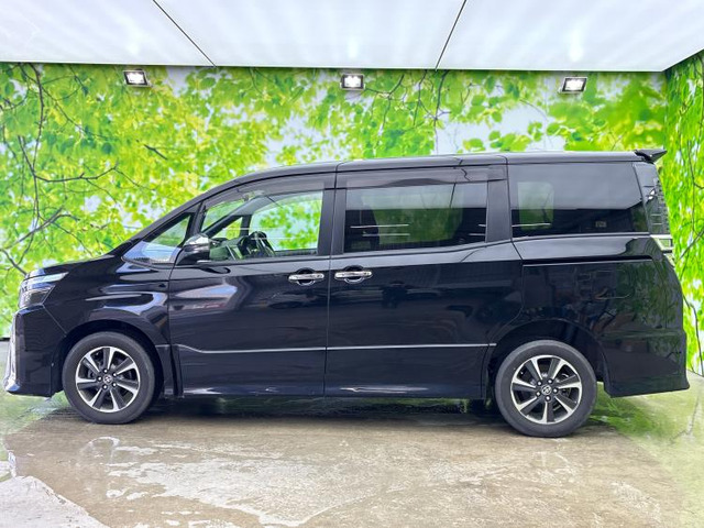 ヴォクシー2.0 ZS 煌II 4WD