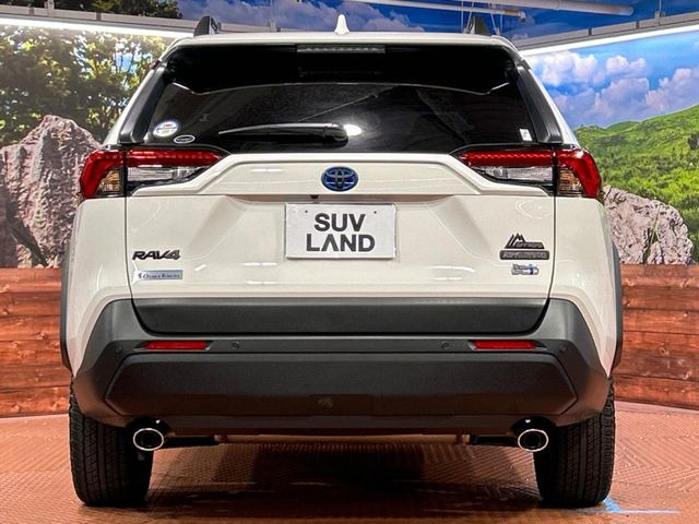 安心の最長10年・走行無制限保証(有償)をご用意。保証内容も充実はもちろん、無料点検&オイル交換や、年中無休の全国・24時間ロードサービスも付帯されておりますのでご安心下さい。