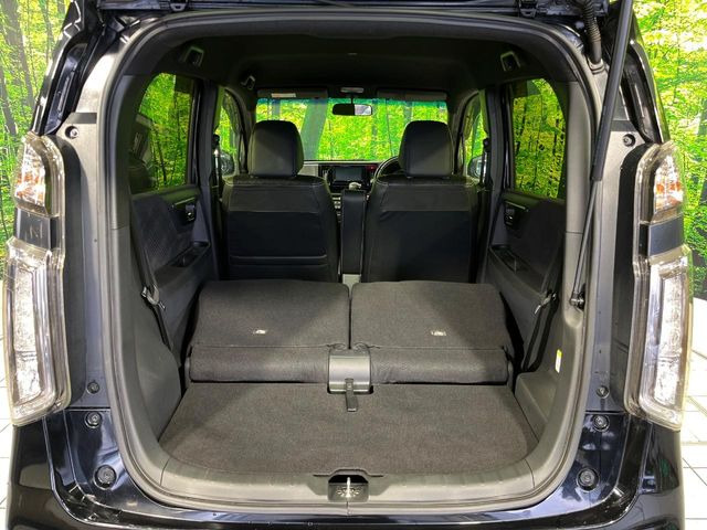 ���i�̂���������ʋ΁A���}���ɏ\���ȉ׎��X�y�[�X���m�ۂ��Ă���܂��B�Z�J���h�V�[�g��|���ƁA�傫�ȉו��̐ύڂ��\�ł���