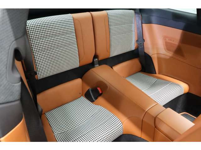 �㕔���Ȃ̓R���p�N�g�Ȃ���A�X�|�[�c�J�[�Ȃ�ł͂̃h���C�o�[�d���݌v�B���ʂȓ���̌����㎿�ɂ��y���݂��������܂��B