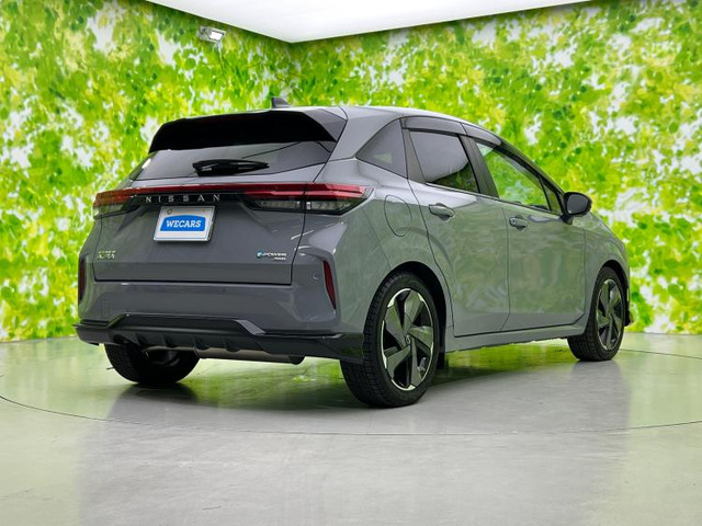 ノートオーラ1.2 G FOUR レザーエディション 4WD