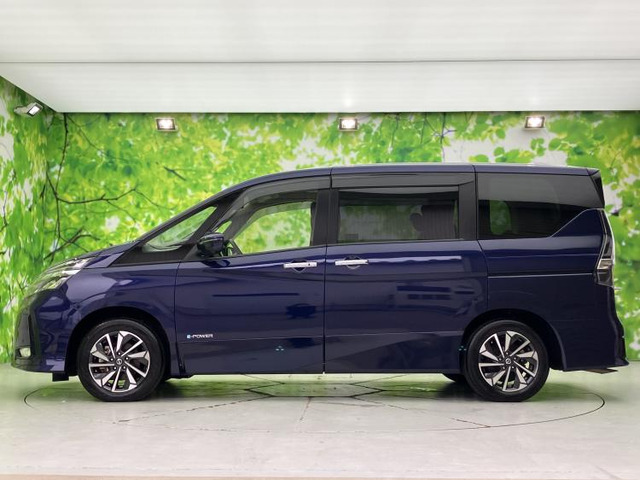 セレナ1.2 e-POWER ハイウェイスターV