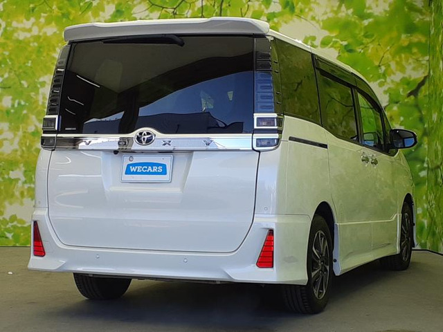 ヴォクシー2.0 ZS 煌III