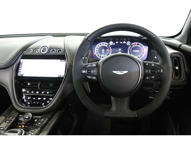 �A���J���^�[��&times;���U�[�d�グ�̃X�|�[�c�X�e�A�����O���̗p���A����S�n�Ƒ��쐫�ɗD�ꂽ�݌v�B�h���C�o�[�̈ӂ̂܂܂ɑ�����̊����������Ă��܂��B