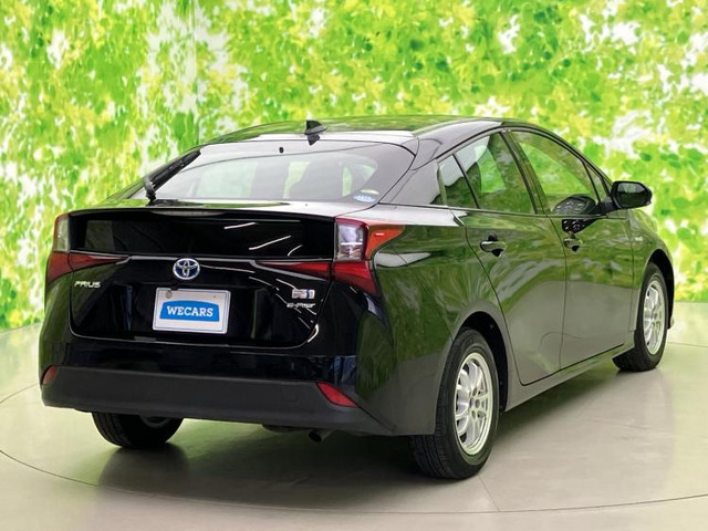 プリウス1.8 S E-Four 4WD