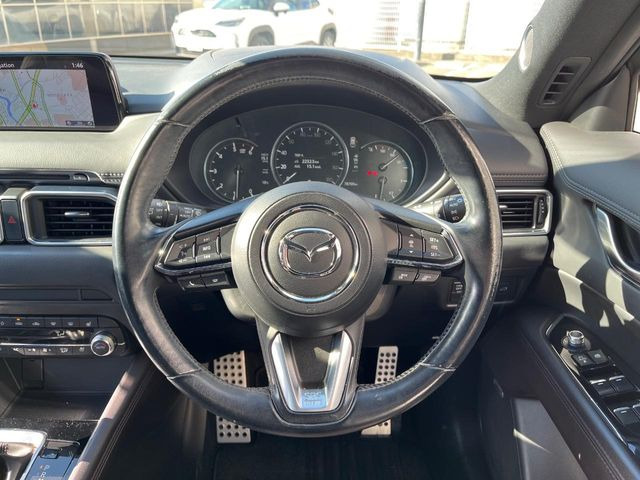 �y�����v�����X�e�A�����O�z�㎿�Ȋv���g�p���邱�ƂŁA��ɂ����������݂ƂĂ��^�]���₷���n���h���ł���