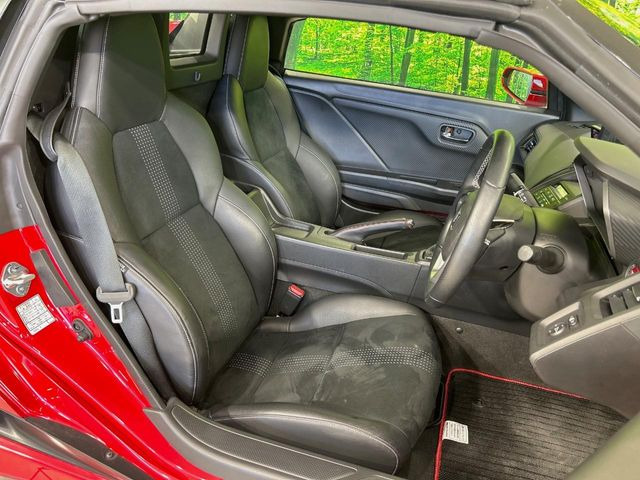 �y�n�[�t���U�[�V�[�g�z�������ƍ���S�n�𗼗������l�C�̃V�[�g���w�ʁE���ʂ̃t�@�u���b�N�f�ނ́A�ʋC���̗ǂ��⊊��ɂ����ɗD��Ă��܂��B�C���╞���ɍ��E���ꂸ���K�ɂ���肢�������܂��B