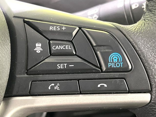 【プロパイロット】高速道路での長距離走行が楽に!!渋滞時と巡回走行のシーンで、アクセル・ブレーキ・ステアリングを自動で制御し、長距離運転の負担を軽減してくれます♪