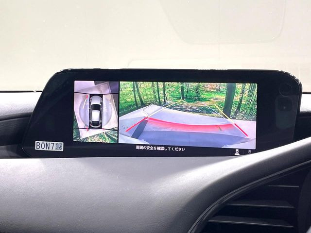 �y360&deg;�r���[���j�^�[�z��p�̃J�����ɂ��A�ォ�猩���낵���悤�Ȏ��_��360�x�N���}�̎��͂��m�F���邱�Ƃ��ł��܂����c�񒓎Ԃ╝�񂹎��Ɋ��􂵂Ă���܂���