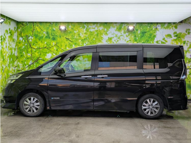 セレナ1.2 e-POWER ハイウェイスターV