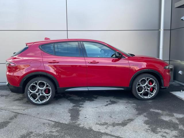 トナーレプラグインハイブリッド Q4 ヴェローチェ 4WD