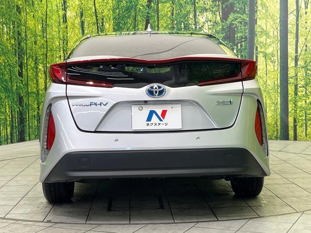 安心の最長10年・走行無制限保証(有償)をご用意。保証内容も充実はもちろん、無料点検&オイル交換や、年中無休の全国・24時間ロードサービスも付帯されておりますのでご安心下さい。