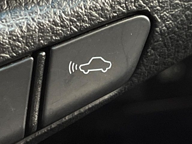 �y�g���^�Z�[�t�e�B�Z���X�z���s���ɑO���̎ԗ�����F�����A�Փ˂������Ȏ��͌x��ƃu���[�L�ŏՓˉ���Ɣ�Q�y�����A�V�X�g�B�����S�Ƀh���C�u�����y���݂��������܂��B