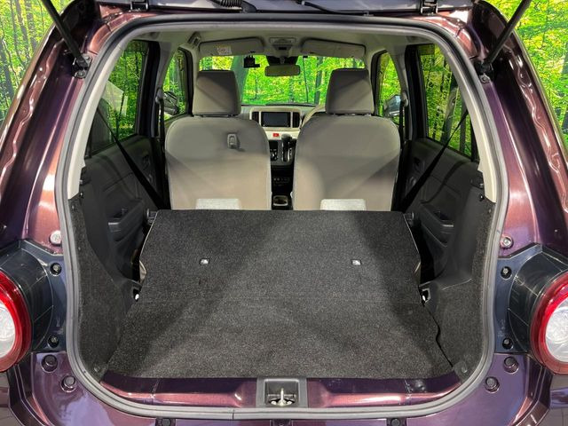 ���i�̂���������ʋ΁A���}���ɏ\���ȉ׎��X�y�[�X���m�ۂ��Ă���܂��B�Z�J���h�V�[�g��|���ƁA�傫�ȉו��̐ύڂ��\�ł���