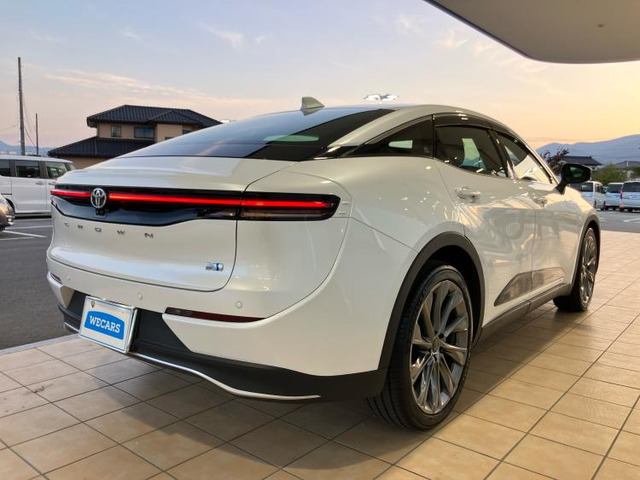 クラウンクロスオーバー2.5 G アドバンスト レザー パッケージ E-Four 4WD