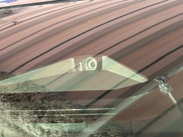 �y�g���^�Z�[�t�e�B�Z���X�z���s���ɑO���̎ԗ�����F�����A�Փ˂������Ȏ��͌x��ƃu���[�L�ŏՓˉ���Ɣ�Q�y�����A�V�X�g�B�����S�Ƀh���C�u�����y���݂��������܂��B