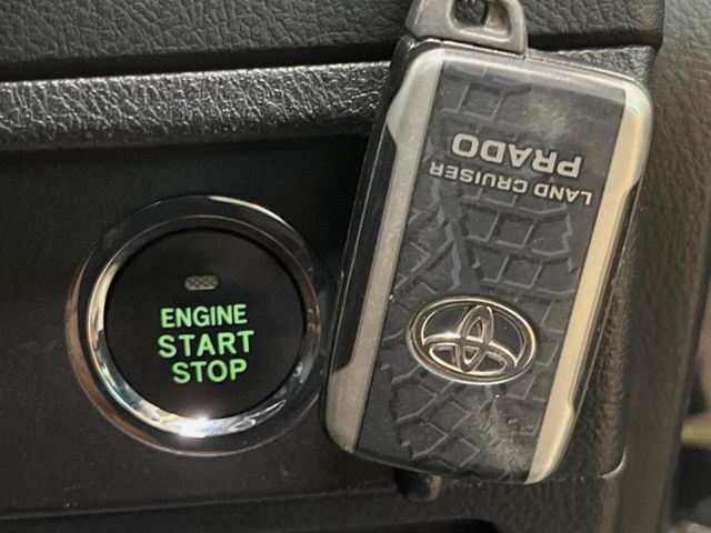 �y�X�}�[�g�L�[�z�J�o����|�P�b�g�ɓ��ꂽ�܂܂ł��h�A�̎{���E�������\�ȃX�}�[�g�L�[�𑕔��B�G���W���̃I���E�I�t�����J�M�����o���K�v����������Ƃ��Ă��֗��ł���