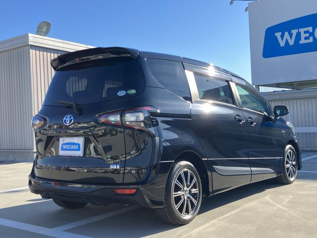 シエンタハイブリッド 1.5 G クエロ