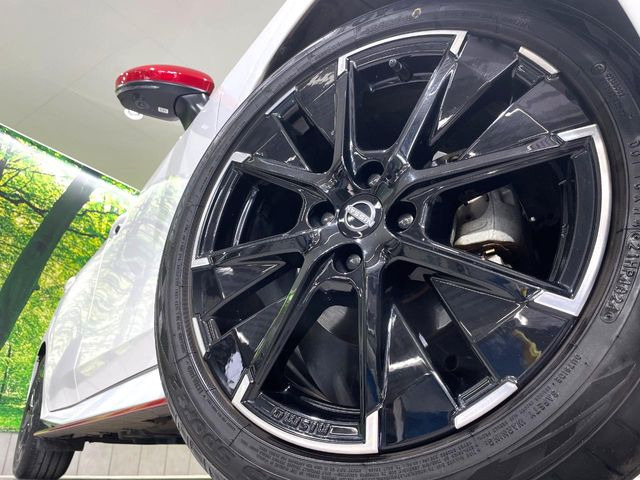 �y����17�C���`�A���~�z�C�[���z�O�ςɃ}�b�`���������A���~�z�C�[���𑕒����Ă���܂��B�e��ЊO�A���~�z�C�[����A�X�^�b�h���X�^�C�����戵�����Ă���܂��B���񂲑��k����������