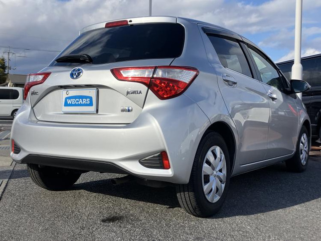 ヴィッツ1.5 ハイブリッド ジュエラ