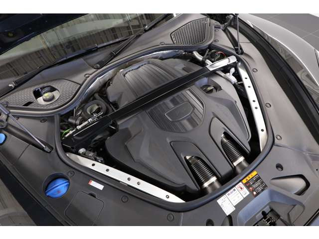 <��v����>2.9L V�^6�C��DOHC�c�C���^�[�{�A353ps/51.0kgm�A�S��&times;�S��&times;�S��mm 5052&times;1937&times;1423mm�A�ԗ��d�� 1960kg