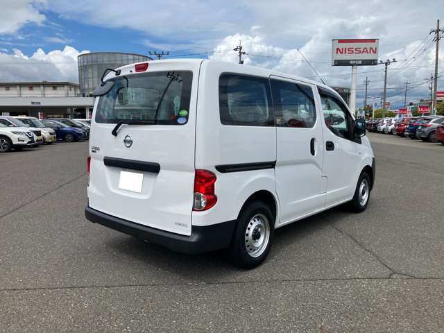 NV200バネットバン1.6 DX