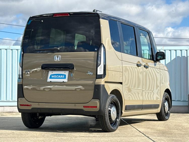 N-BOXジョイ 2トーン