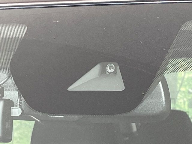 �y�C���e���W�F���g�G�}�[�W�F���V�[�u���[�L�z�t�����g�J�����őO���̎ԗ�����s�҂����m�B�Փ˂������Ȏ��͏Փ˔�Q�y���u���[�L���쓮�A�Փˉ�����T�|�[�g�B�����S�Ƀh���C�u�����y���݂��������܂��B