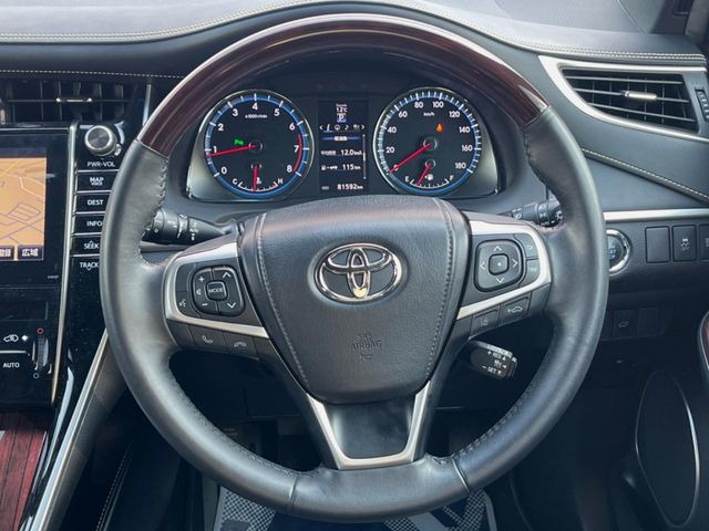 �y�����v�����X�e�A�����O�z�㎿�Ȋv���g�p���邱�ƂŁA��ɂ����������݂ƂĂ��^�]���₷���n���h���ł���