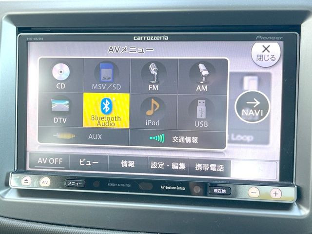 ��Bluetooth:���莝���̃X�}�[�g�t�H���ȂǂƐڑ����A�n���Y�t���[�ʘb��Տꊴ����~���[�W�b�N�Đ������y���݂��������܂��B�����ڑ��ł��̂Ŕς킵��������܂����