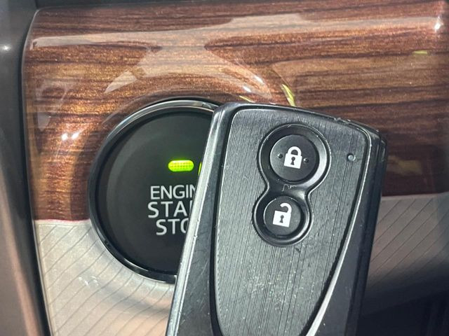 �y�L�[�t���[�V�X�e���z�J�o����|�P�b�g�ɓ��ꂽ�܂܂ł��h�A�̎{���E�������\�ȃX�}�[�g�L�[�𑕔��B�G���W���̃I���E�I�t�����J�M�����o���K�v����������Ƃ��Ă��֗��ł���