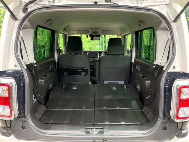 ���i�̂���������ʋ΁A���}���ɏ\���ȉ׎��X�y�[�X���m�ۂ��Ă���܂��B�Z�J���h�V�[�g��|���ƁA�傫�ȉו��̐ύڂ��\�ł���