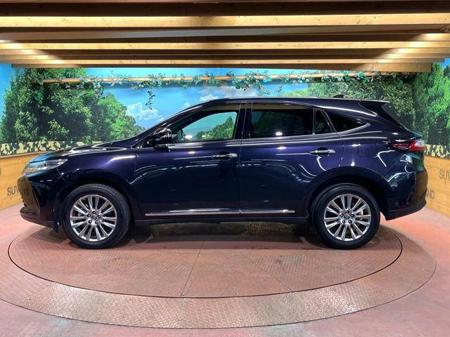 ☆全国のネクステージからお取り寄せが可能※!遠方の店舗に展示してあるクルマが気になる場合も、最寄りの店舗でご覧いただくことが可能です!是非私たちに要望をお聞かせください!※別途費用