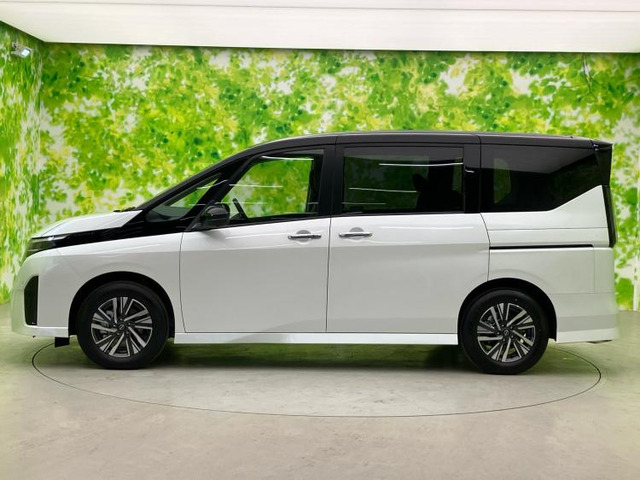 セレナ1.4 e-POWER ハイウェイスターV