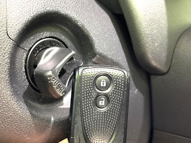 �y�L�[�t���[�V�X�e���z�J�o����|�P�b�g�ɓ��ꂽ�܂܂ł��h�A�̎{���E�������\�ȃX�}�[�g�L�[�𑕔��B�G���W���̃I���E�I�t�����J�M�����o���K�v����������Ƃ��Ă��֗��ł���