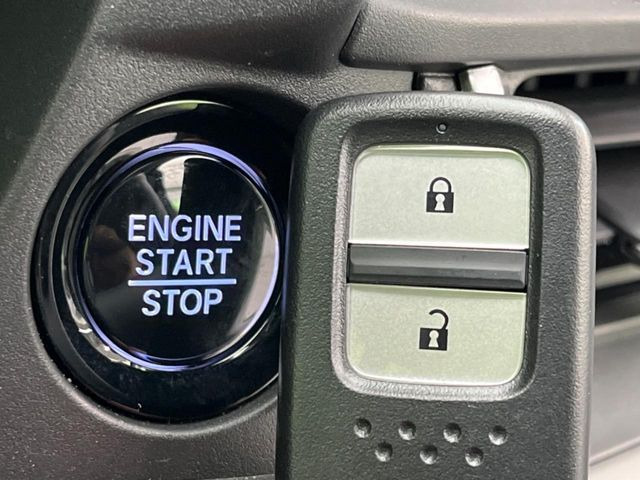 �yHonda�X�}�[�g�L�[�z�J�o����|�P�b�g�ɓ��ꂽ�܂܂ł��h�A�̎{���E�������\�ȃX�}�[�g�L�[�𑕔��B�G���W���̃I���E�I�t�����J�M�����o���K�v����������Ƃ��Ă��֗��ł���