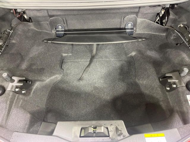 ���i�̂���������ʋ΁A���}���ɏ\���ȉ׎��X�y�[�X���m�ۂ��Ă���܂��B